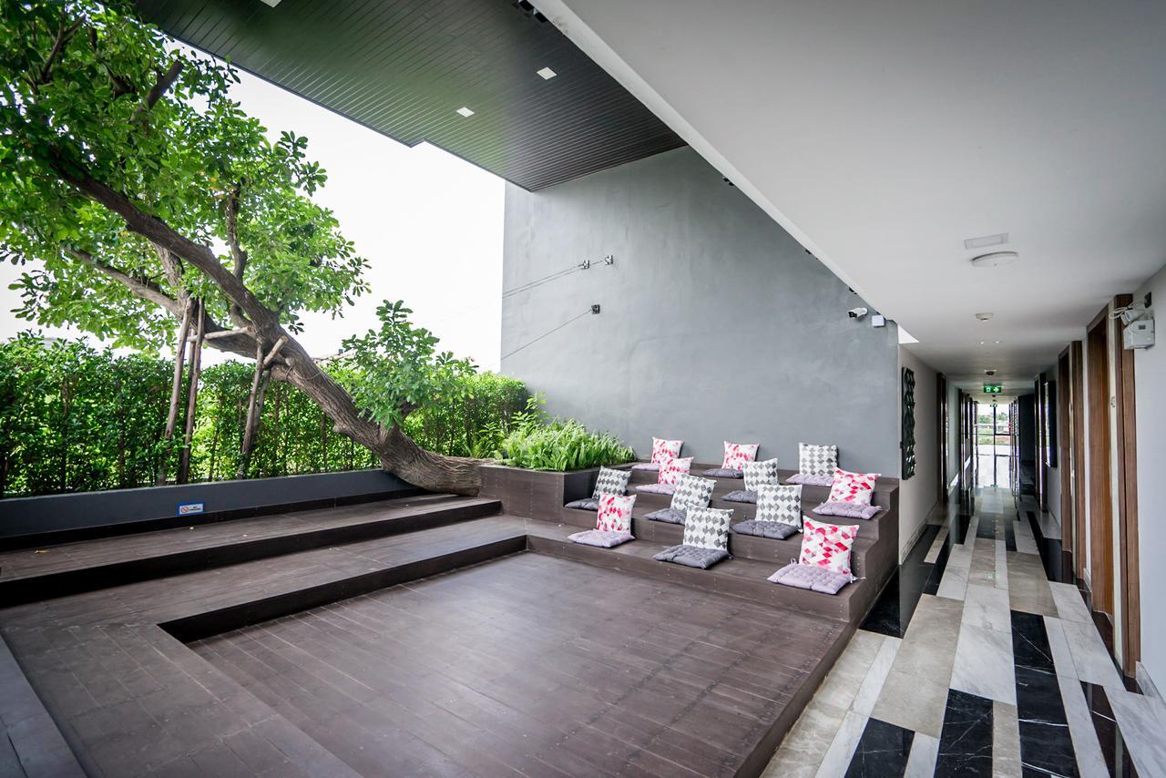 Onix Hotel Bangkok Extérieur photo